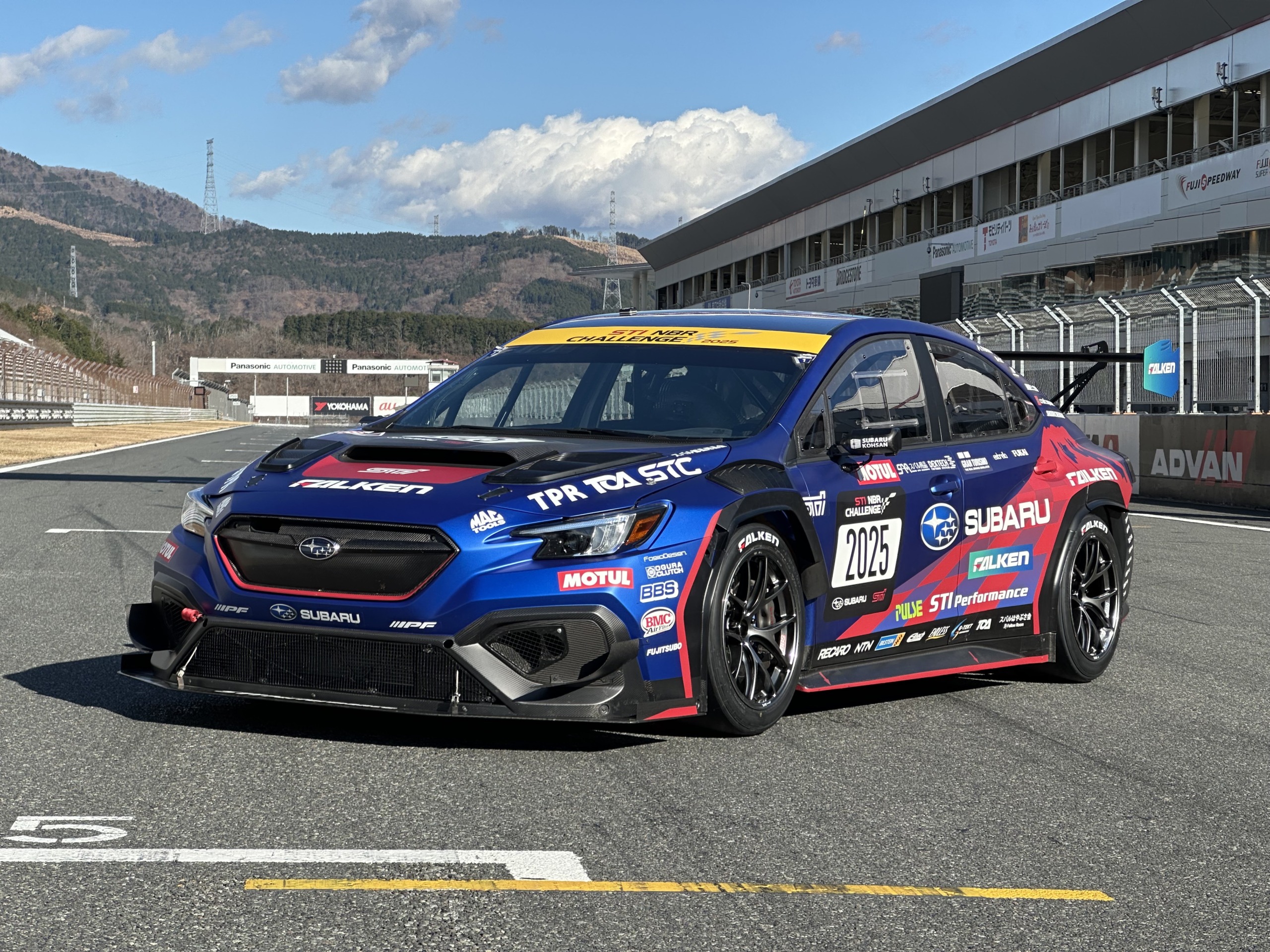 スバル/STI、2025年のニュルブルクリンク24時間レース参戦車両を