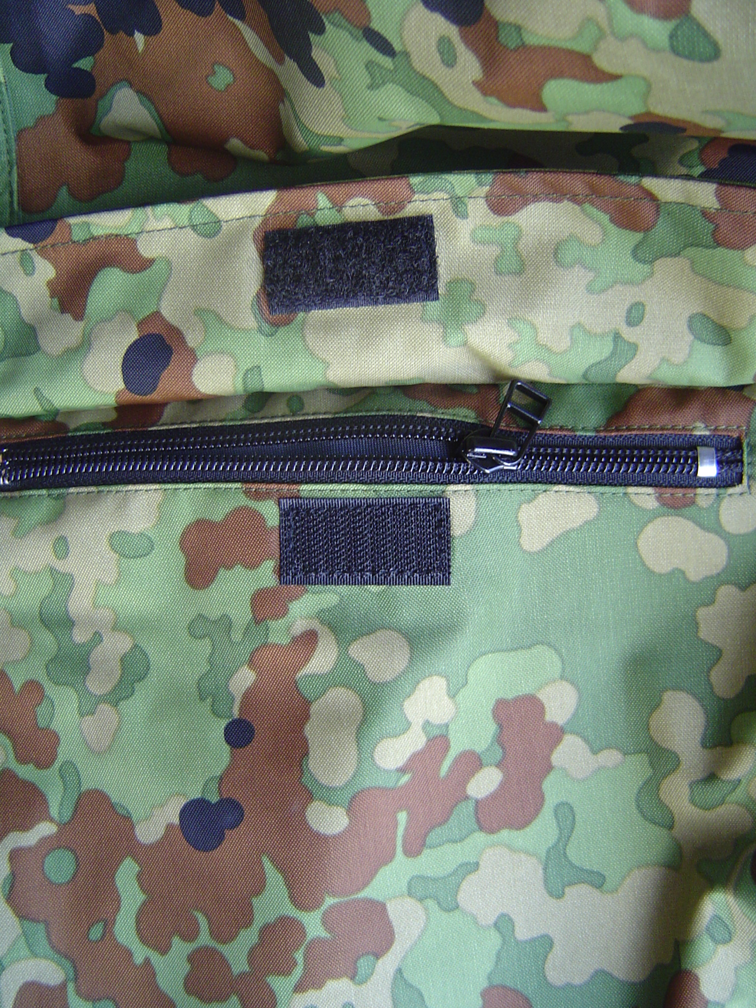 新型GORE-TEX（ゴアテックス）迷彩雨衣 ミリタリーグッズ、自衛隊