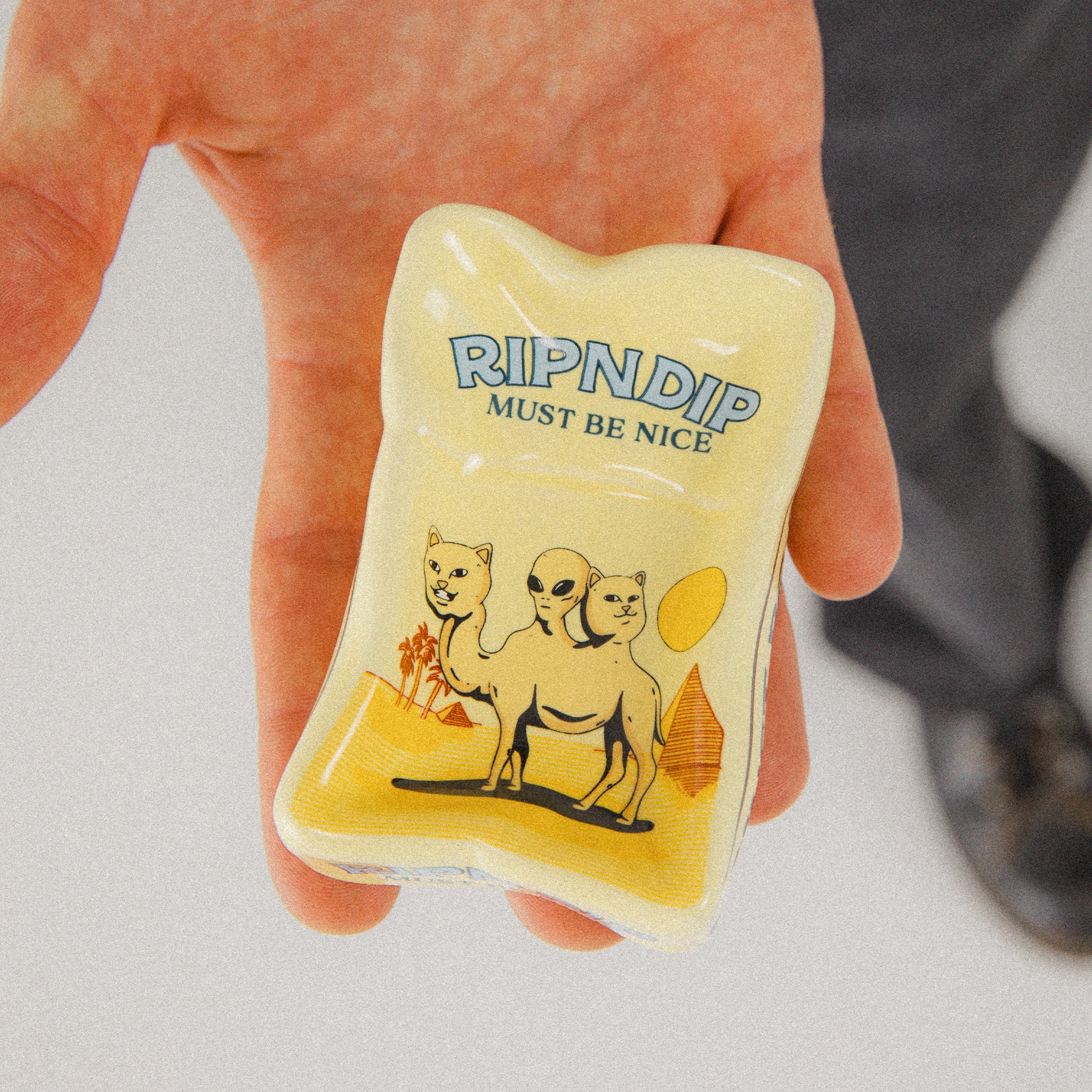 Barnum Ceramic Ash Tray (Yellow) – RIPNDIP