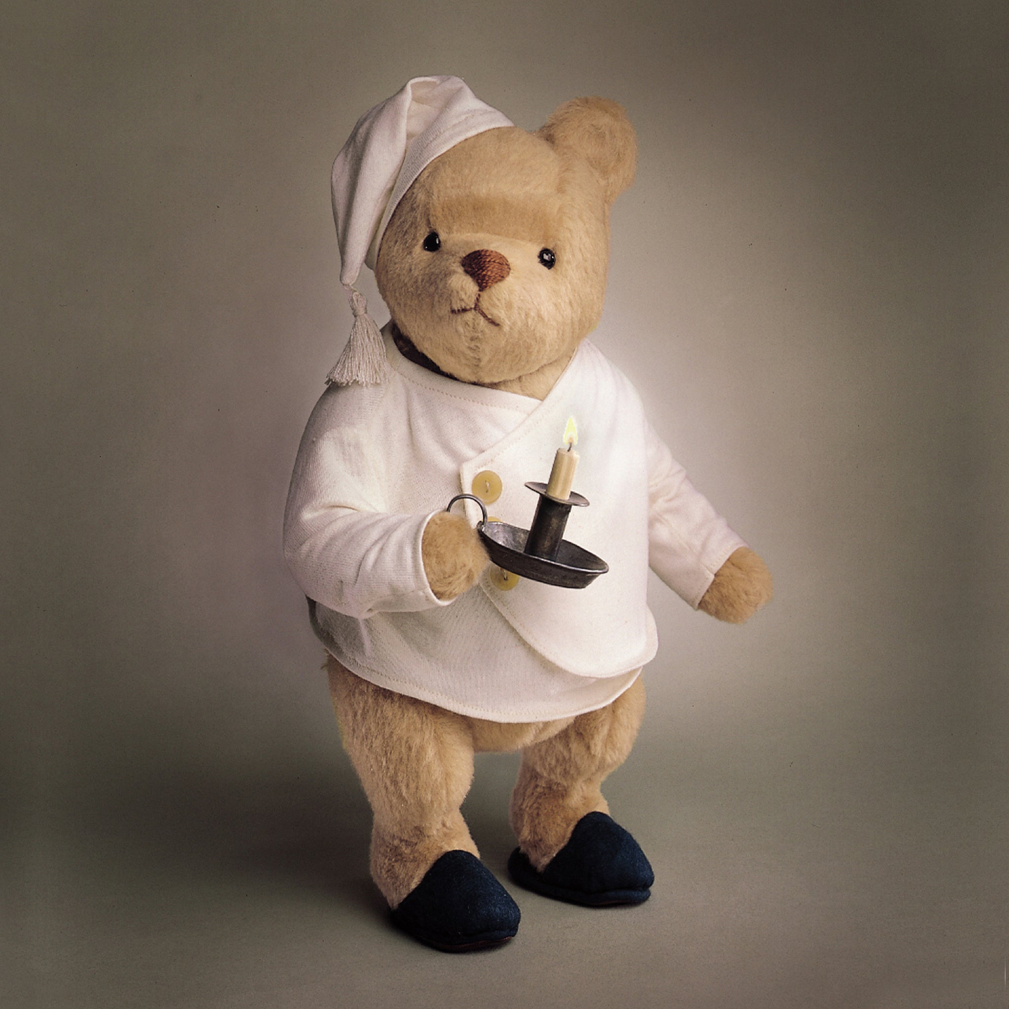 Nighttime Winnie-the-Pooh | R. John Wright Dolls