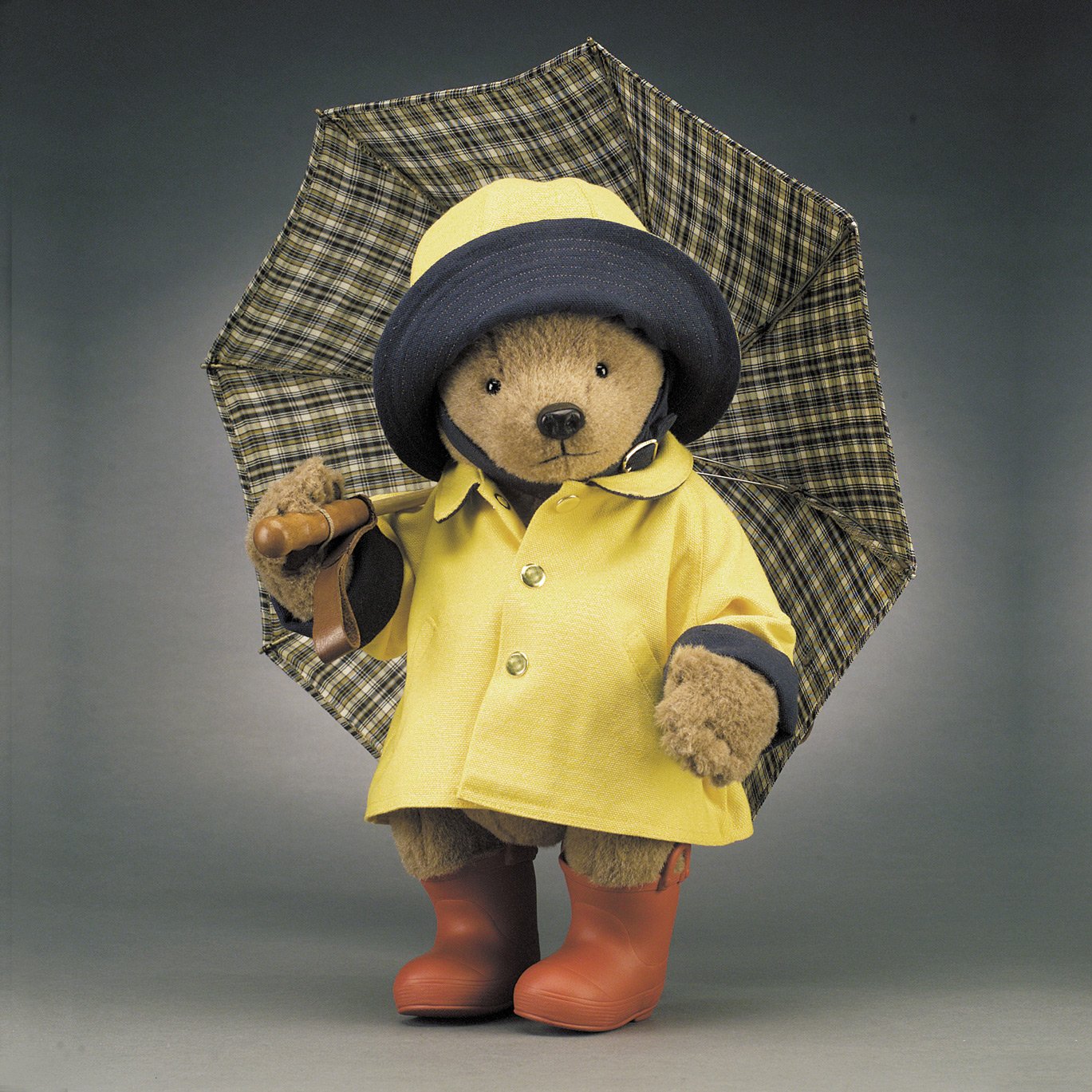 Rainy Day Paddington™ | R. John Wright Dolls