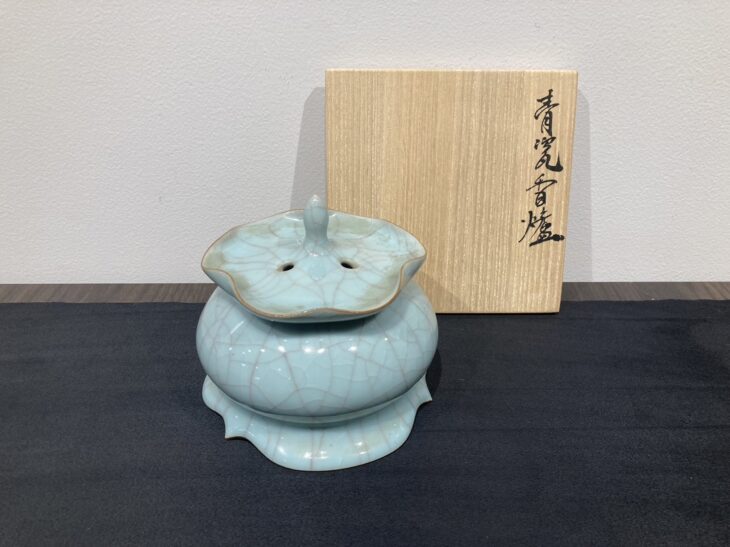 浦口雅行 作 『青瓷 香爐』 買取価格相場｜骨董品買取 緑和堂