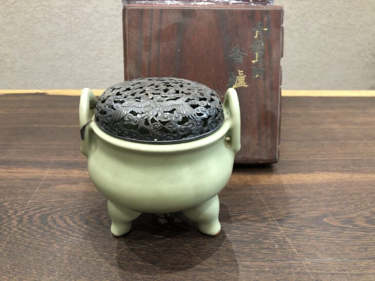 龍泉窯 純銀龍彫火屋 香炉』 ｜骨董品買取 緑和堂