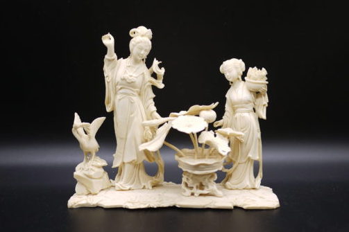 象牙作品『中国 美人姉妹』 ｜骨董品買取 緑和堂
