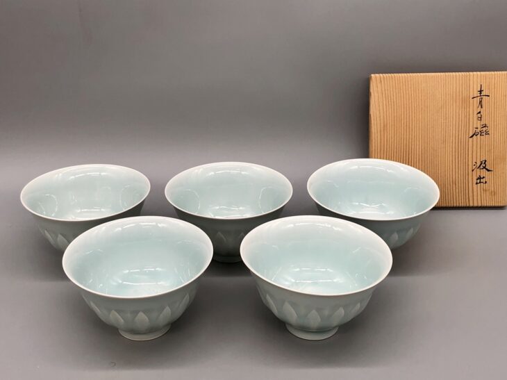 塚本快示 作 『青白磁湯呑』 買取価格相場｜骨董品買取 緑和堂
