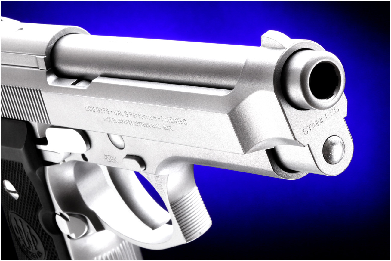 シルバーカラーのムービーガン！「WA【ベレッタ】M92FS INOX ソルト
