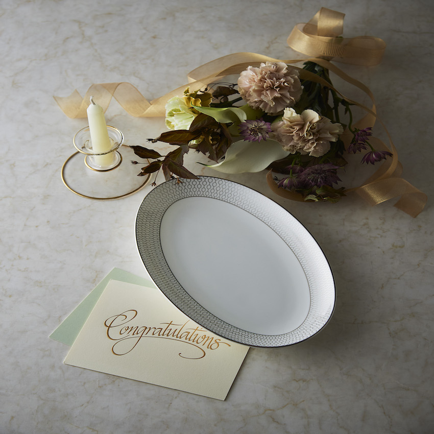 ジオ プラチナ オーバルディッシュ 25.5cm|WEDGWOOD公式オンラインストア
