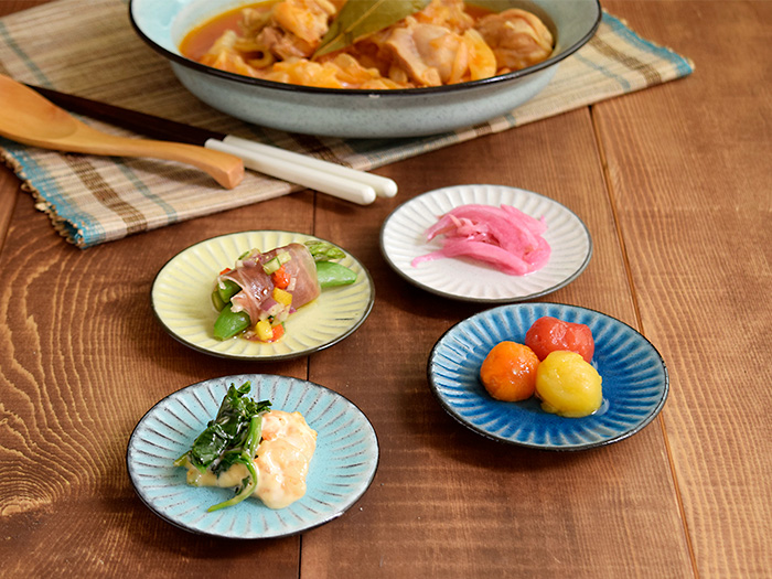黒土の小皿4色の食器セット。豆皿サイズで、醤油皿に使えます