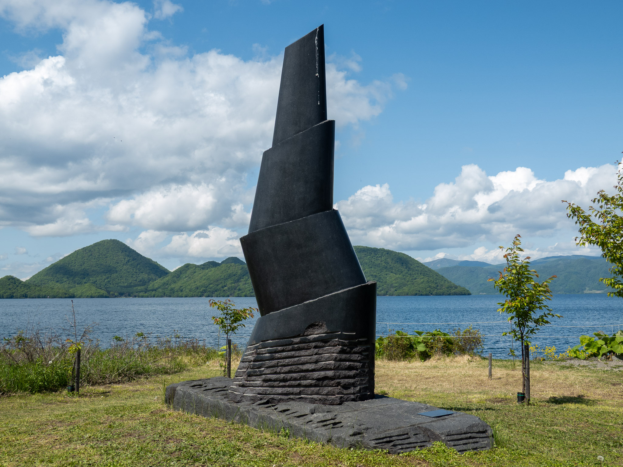 清掃ボランティア】とうや湖ぐるっと彫刻公園をご存じですか？｜北海道