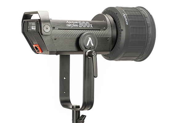 TOYO RENTAL：撮影機材レンタル：Aputure Light Storm LS 300X Bi