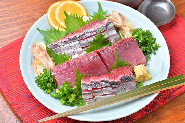 黒釉半月三色吹向付のみ(和風変形皿(中サイズ))|食器通販の陶磁庵