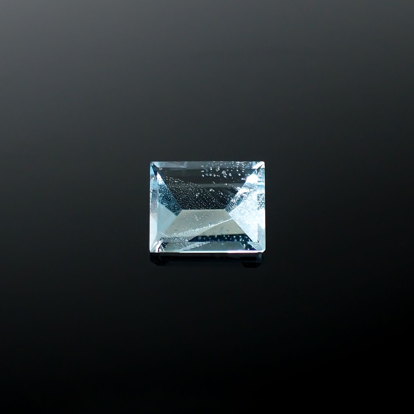 ◇ミラーカット◇アクアマリン モザンビーク産 1.97ct[240226104]9x7