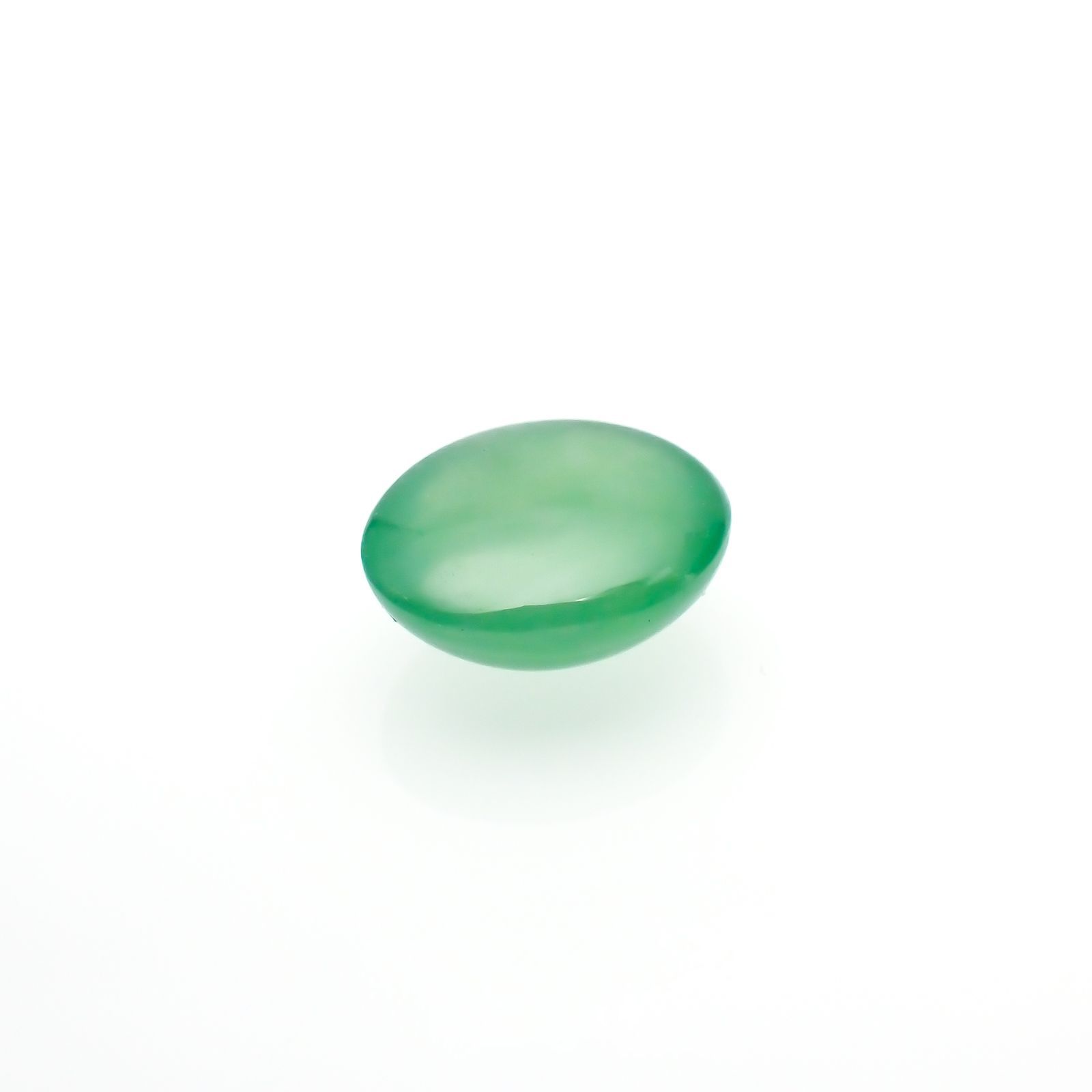 翡翠(宝石名ジェダイト(翡翠))ビルマ産 ソ付(彩珠) 2.199ct / 8.6x7mm