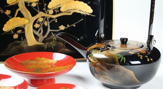 時代逸品！時代黒漆にモダン松竹梅蒔絵の映えるお椀2点（検輪島塗