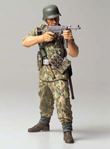 タミヤ 1/16 ワールドフィギュアシリーズ WWII ドイツ戦闘歩兵（迷彩