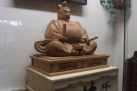 木彫刻作家「四家井 弘行氏」の工房を訪問させていただきました