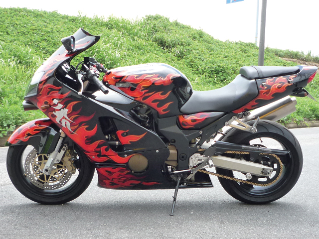 ZX12R をペイント ｜ サードアイ カスタムペイント＆デザイン