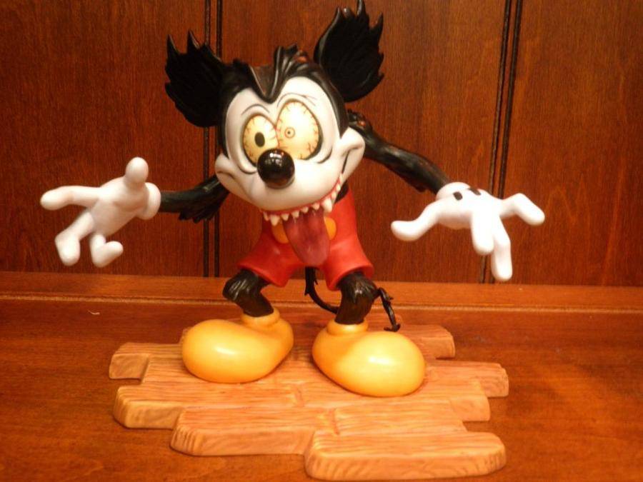 ディズニーコーナーより！WDCCの『狂気ミッキー』フィギュアリン販売中