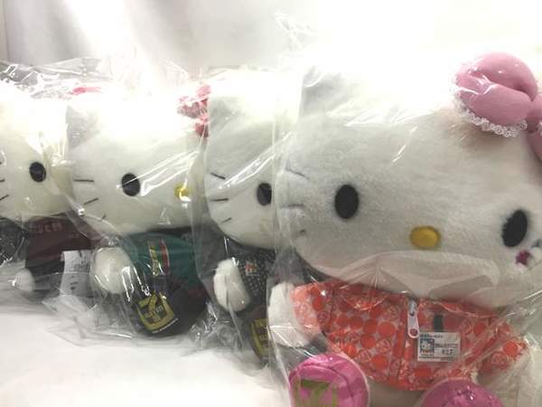 セブンイレブン×ハローキティ 歴代制服コレクションぬいぐるみ 買取