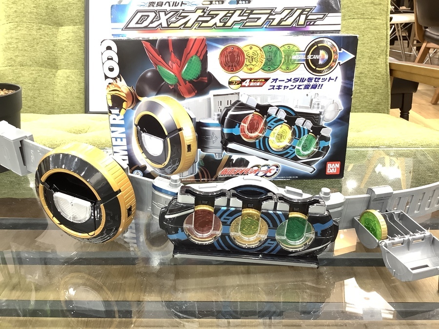 タトバコンボ！！DXオーズドライバーで仮面ライダーオーズに変身
