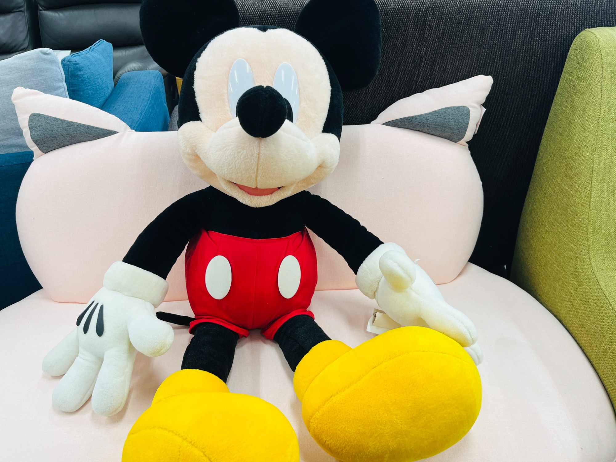 ほぼ等身大！？ミッキーマウスの大きなぬいぐるみが買取入荷しました