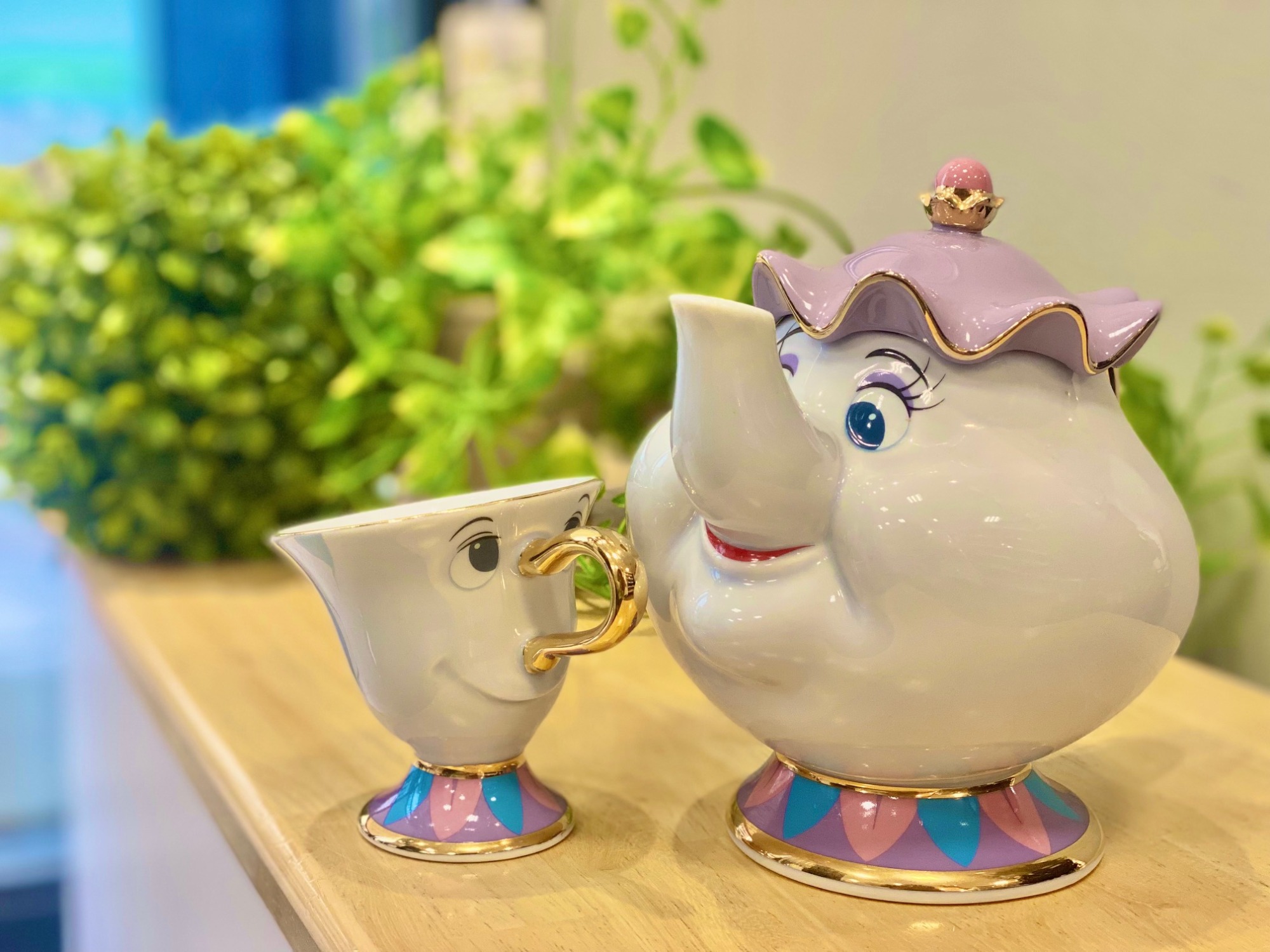 Disney/ディズニー】のティーポット ポット夫人＆チップのご紹介致し