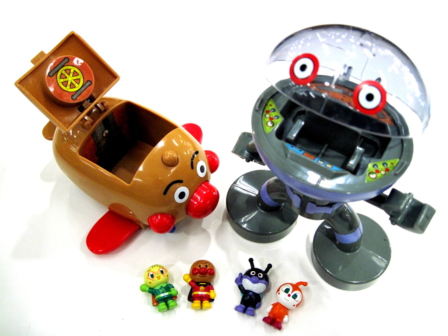スマホで購入】アンパンマン号とだだんだんフィギュア【ミスター