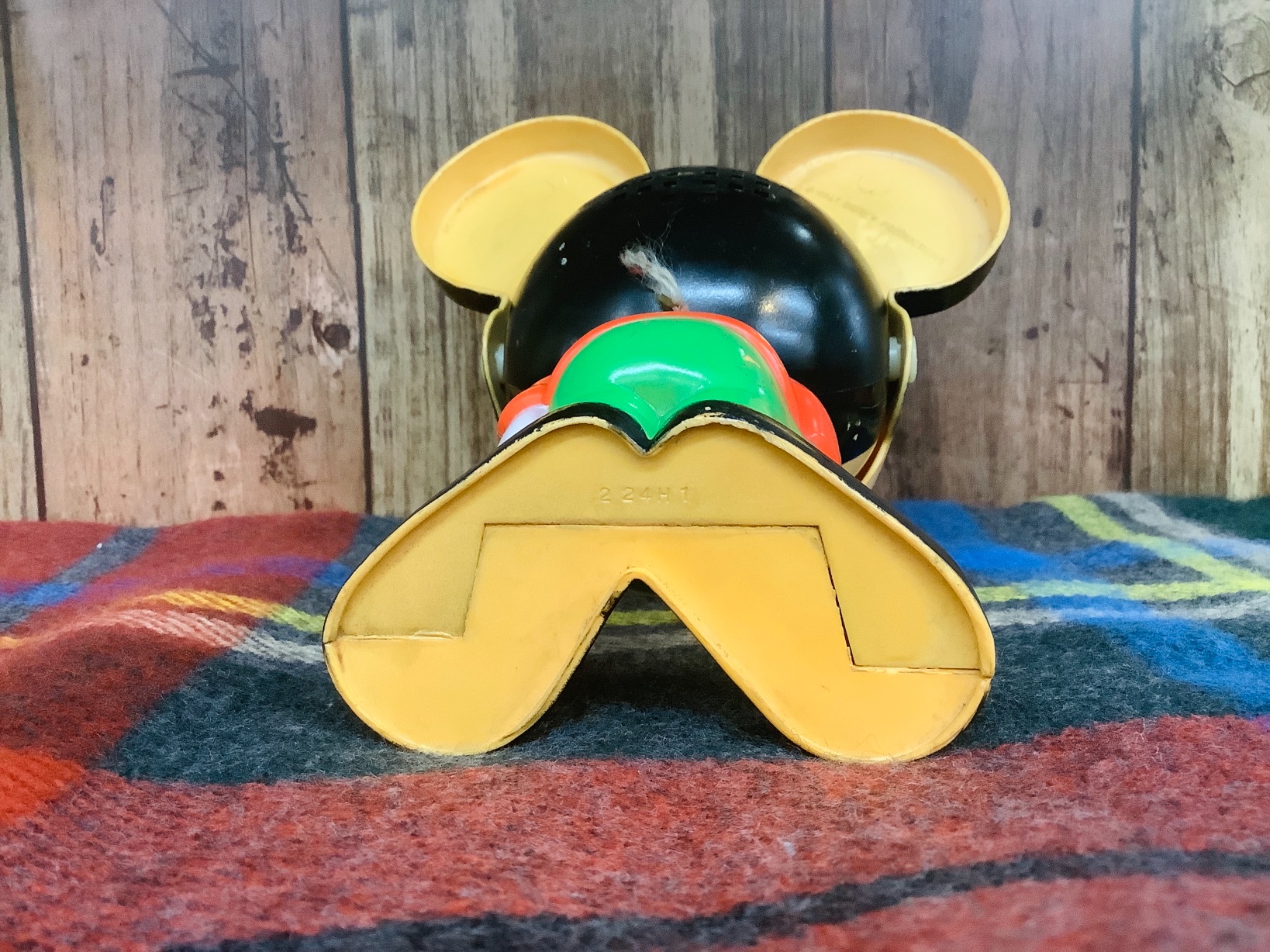 1976年製、レトロな感じが可愛いミッキーマウスのおもちゃのご紹介です