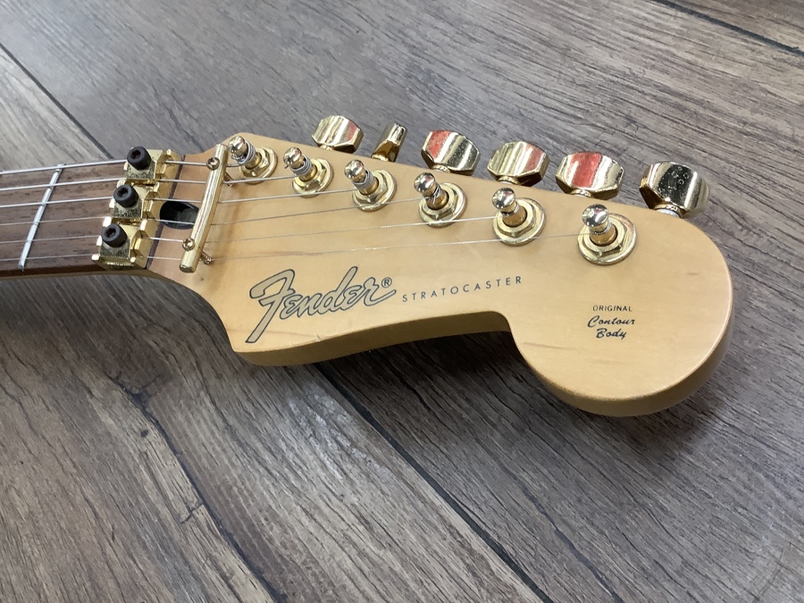 Fender Japan (フェンダージャパン）フロイドローズ搭載HSHストラト