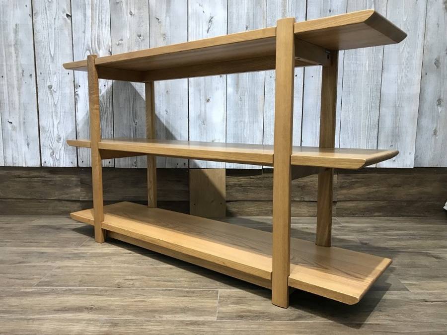 無垢材を感じる。karimoku(カリモク)、オープンシェルフをご紹介