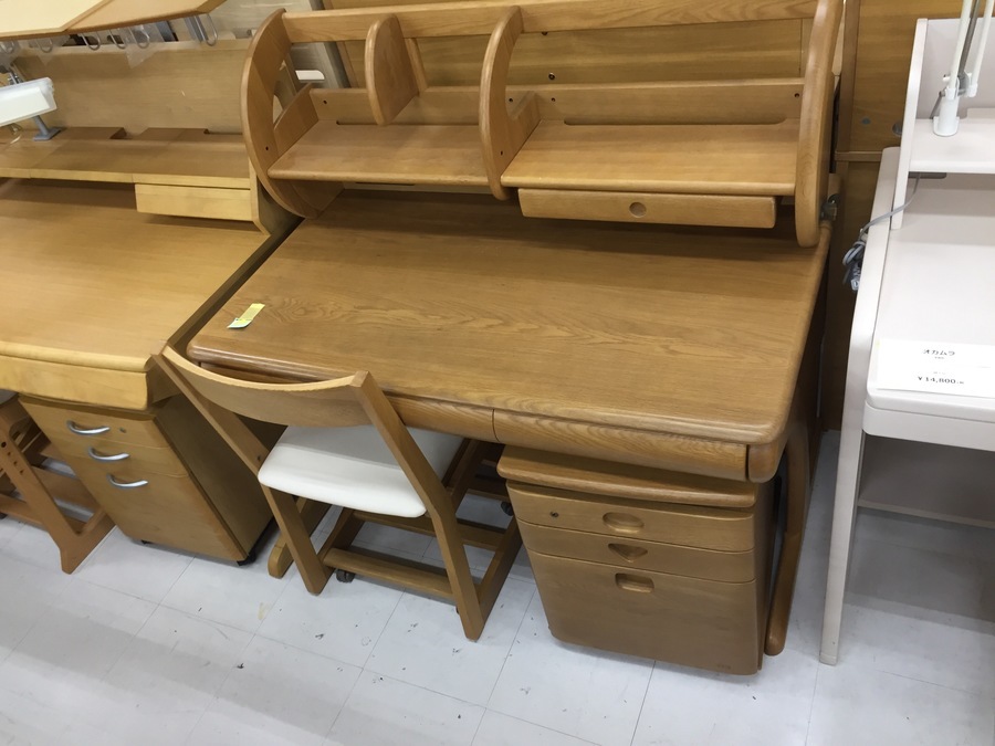 学習机・デスク大量展示中！オカムラ 浜本工芸 ITOKI(イトーキ) 小島