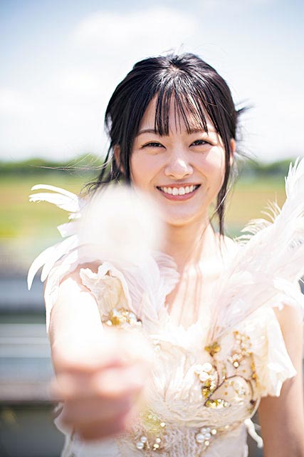 櫻坂46・原田葵が「blt graph.」で卒業メモリアルグラビアを披露