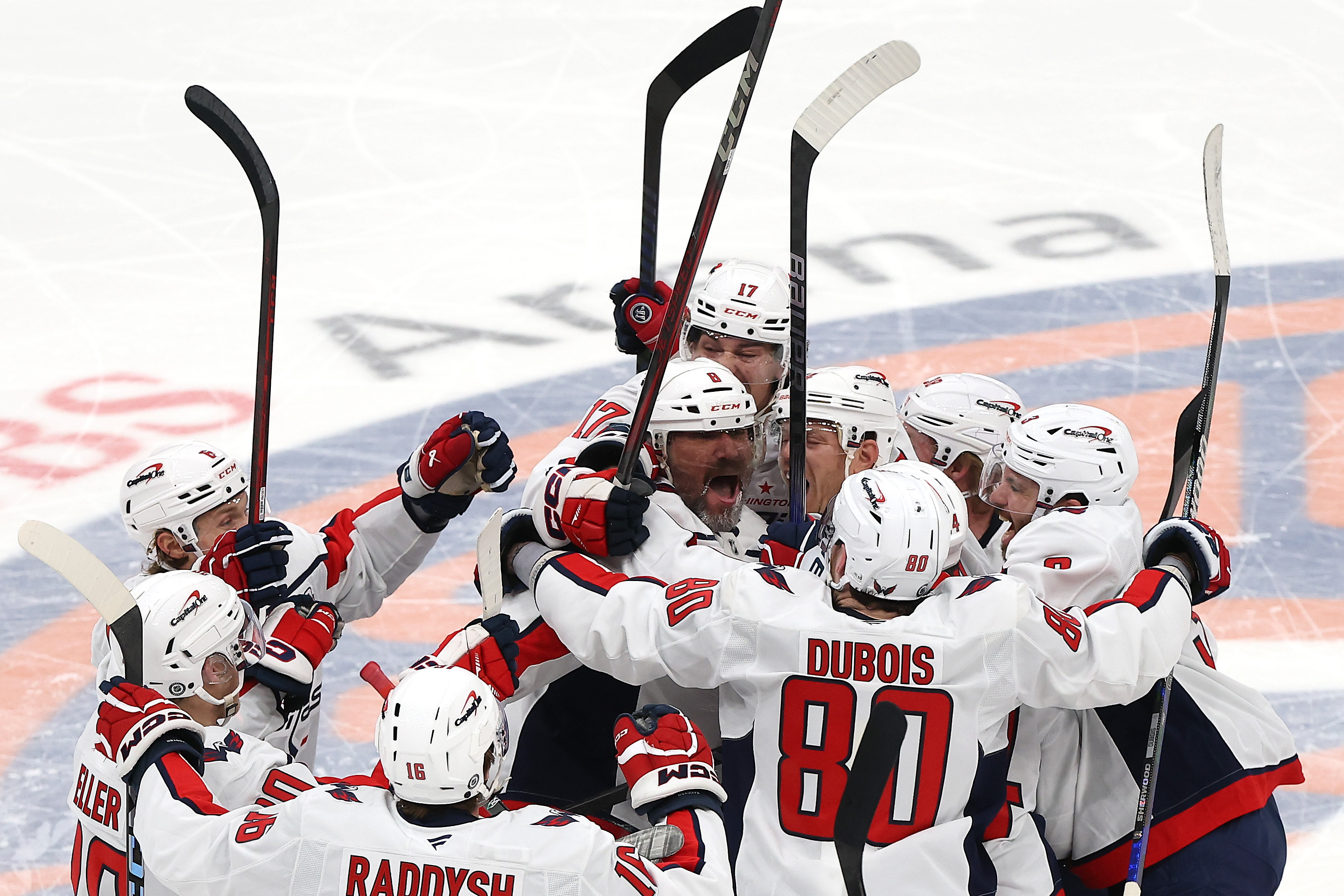 Alexander Ovechkin breaks Gretzky's goal scoring record