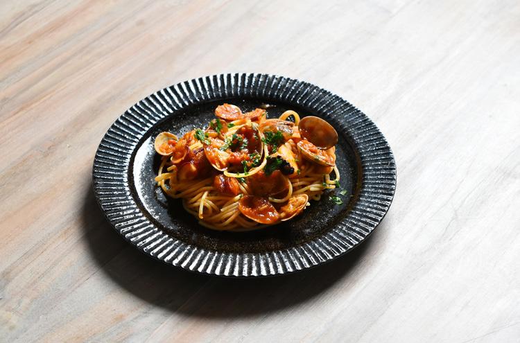 鎬リム皿 余宮隆｜暮らしのうつわ 花田 作家もの和食器 通販の専門店