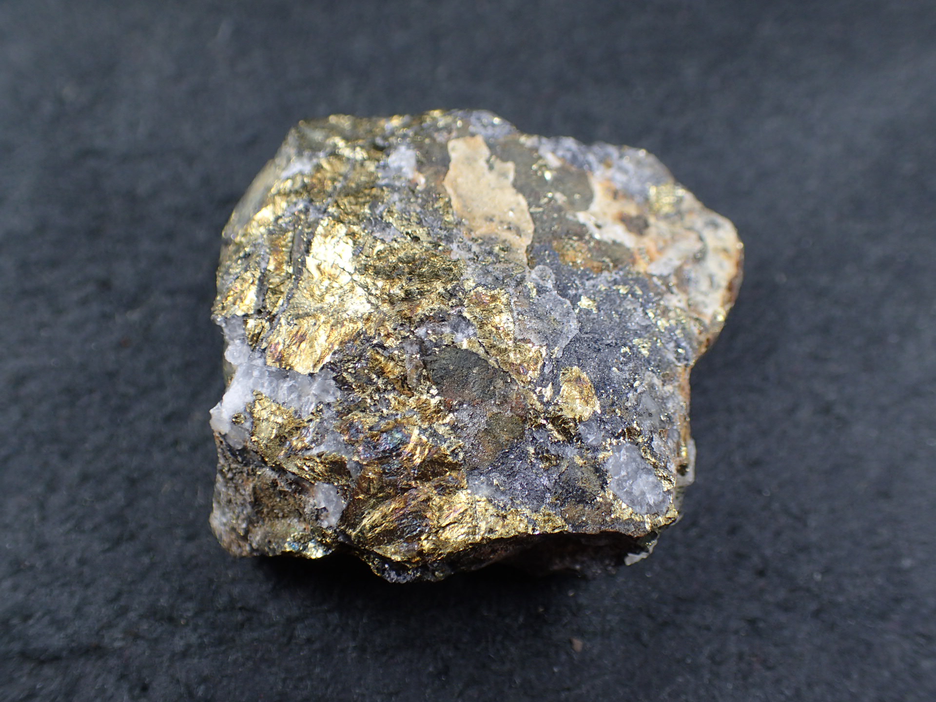 最高品質黄銅鉱(Chalocopyrite, CuFeS₂) Nouva Mine, Talate, Morocco
