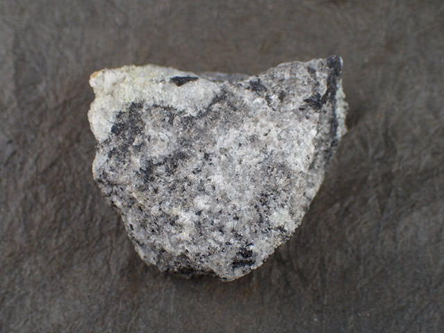 鉄電気石(Schort)蛍石(Fluorite) 大分県大野市緒方長尾平鉱山産 ｜石の