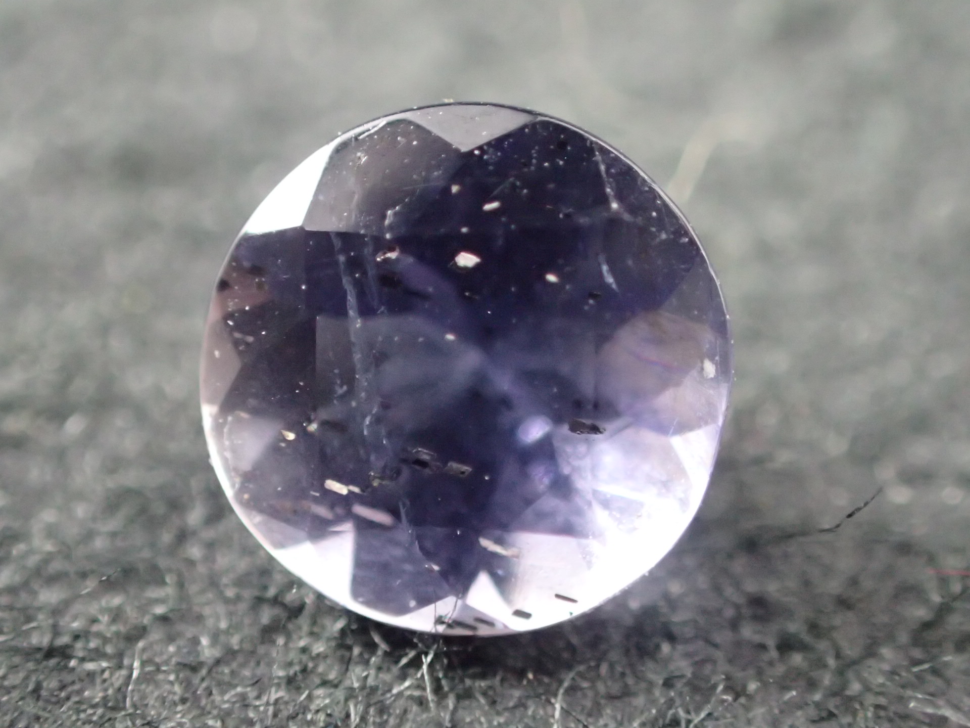 最高品質アイオライトサンストーン(Iolite Sunstone)（菫青石