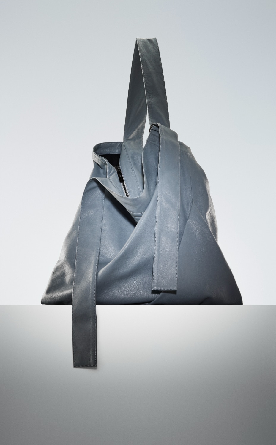 SPRING / SUMMER 2025 | Yohji Yamamoto (ヨウジヤマモト) Official Site