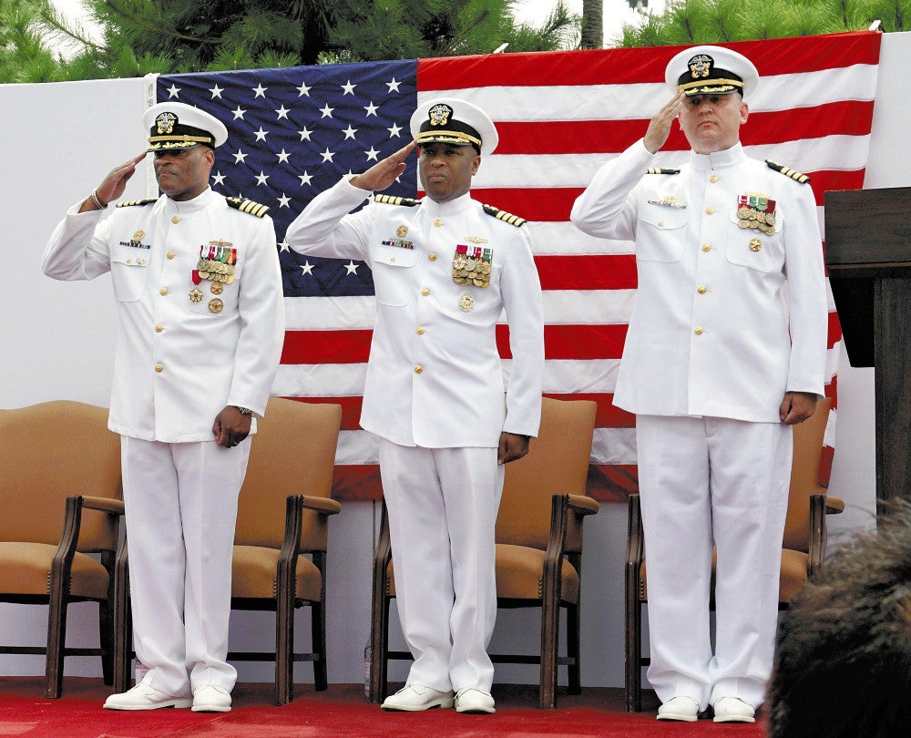 アメリカ海軍佐世保基地の新司令官・フォンテーン大佐、日本語で「日米