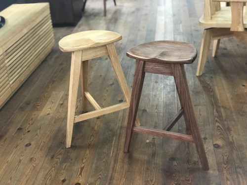無垢材3本脚スツール | 福山商店-家具ギャラリーよろこび