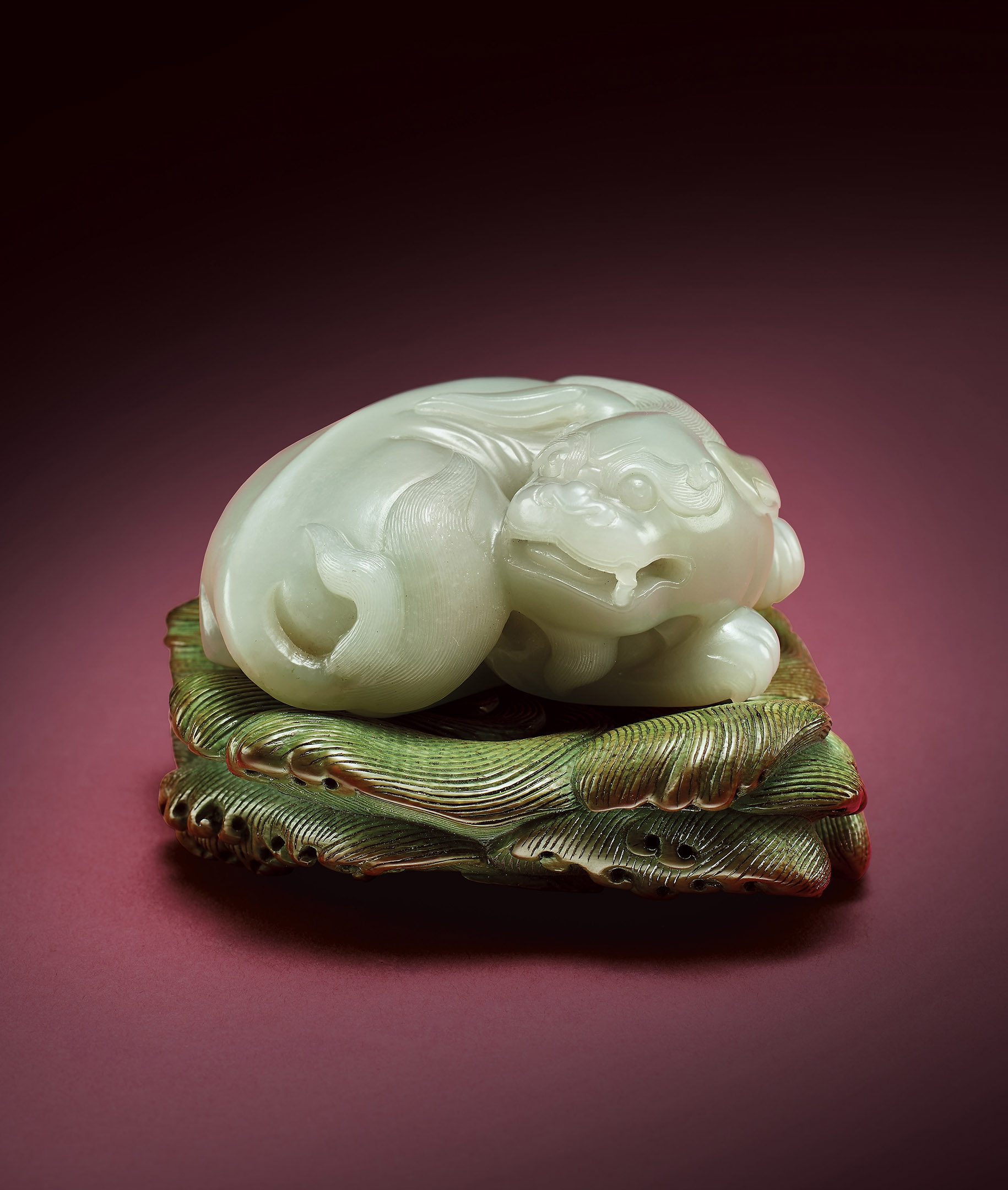 青白玉瑞獅紙鎮暨鰍角茜綠波濤紋座-宇珍國際藝術| Yu Jen Taipei盛世