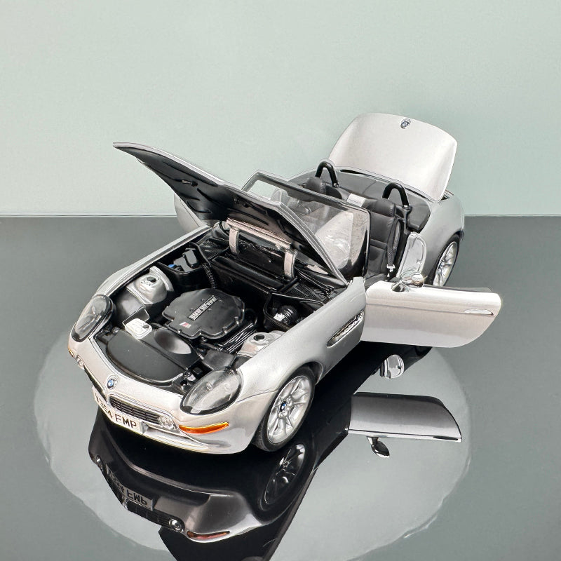 Kyosho BMW Z8 1:18 Scale Alloy Diecast Model – Interactive