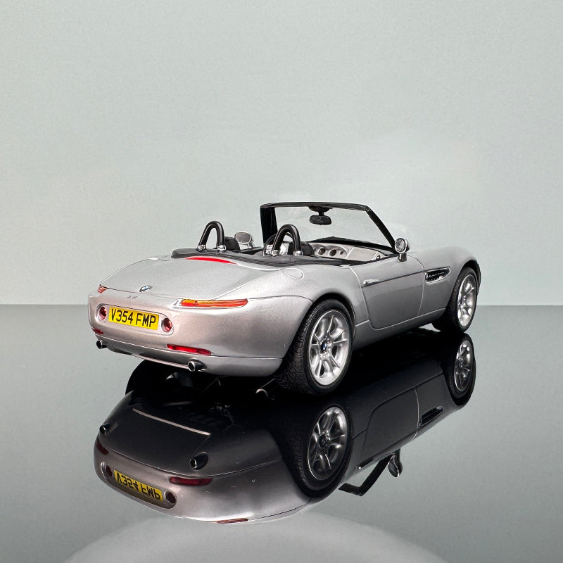 Kyosho BMW Z8 1:18 Scale Alloy Diecast Model – Interactive