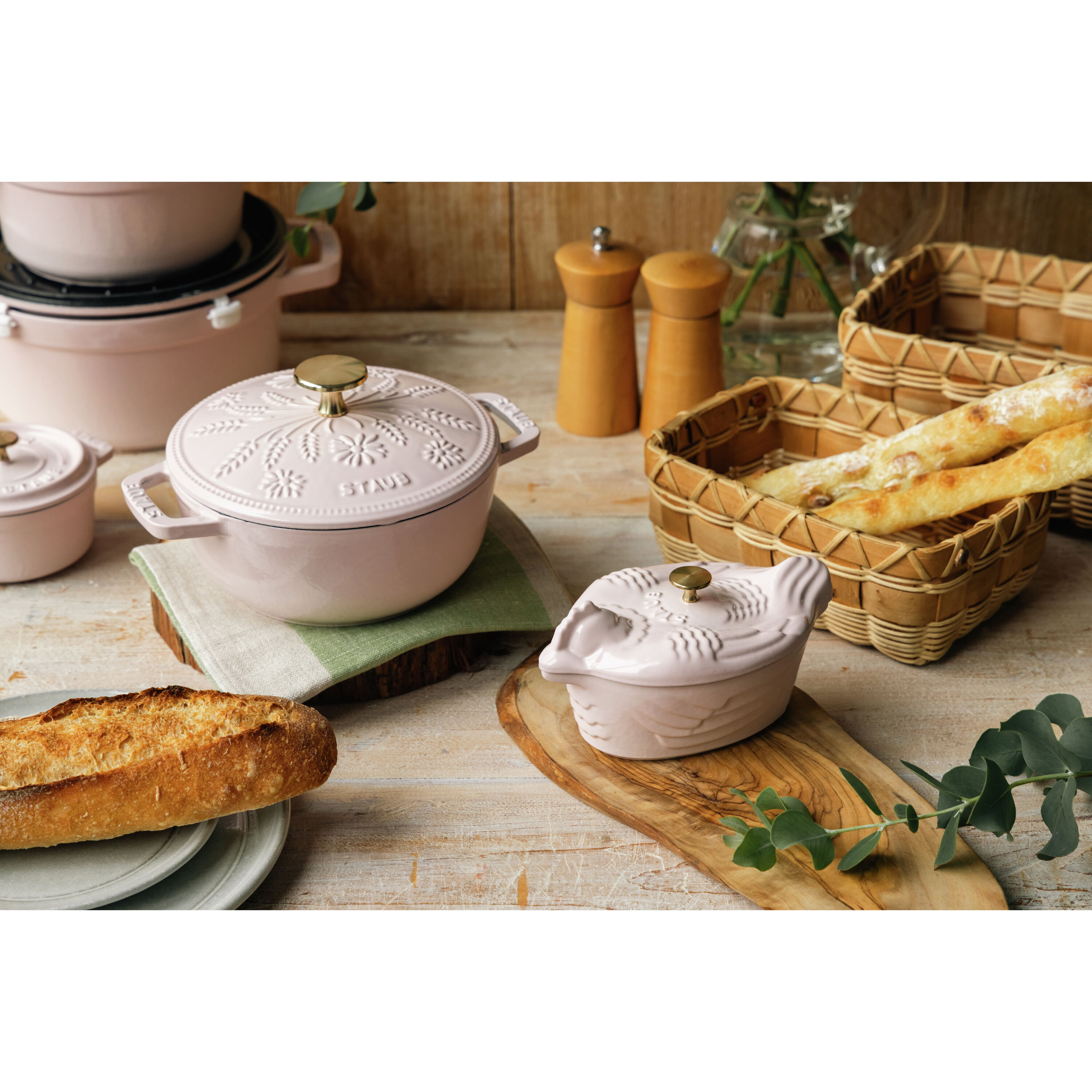 ココット ソルベローズ| 鋳物ホーロー鍋| ストウブ(STAUB)公式通販