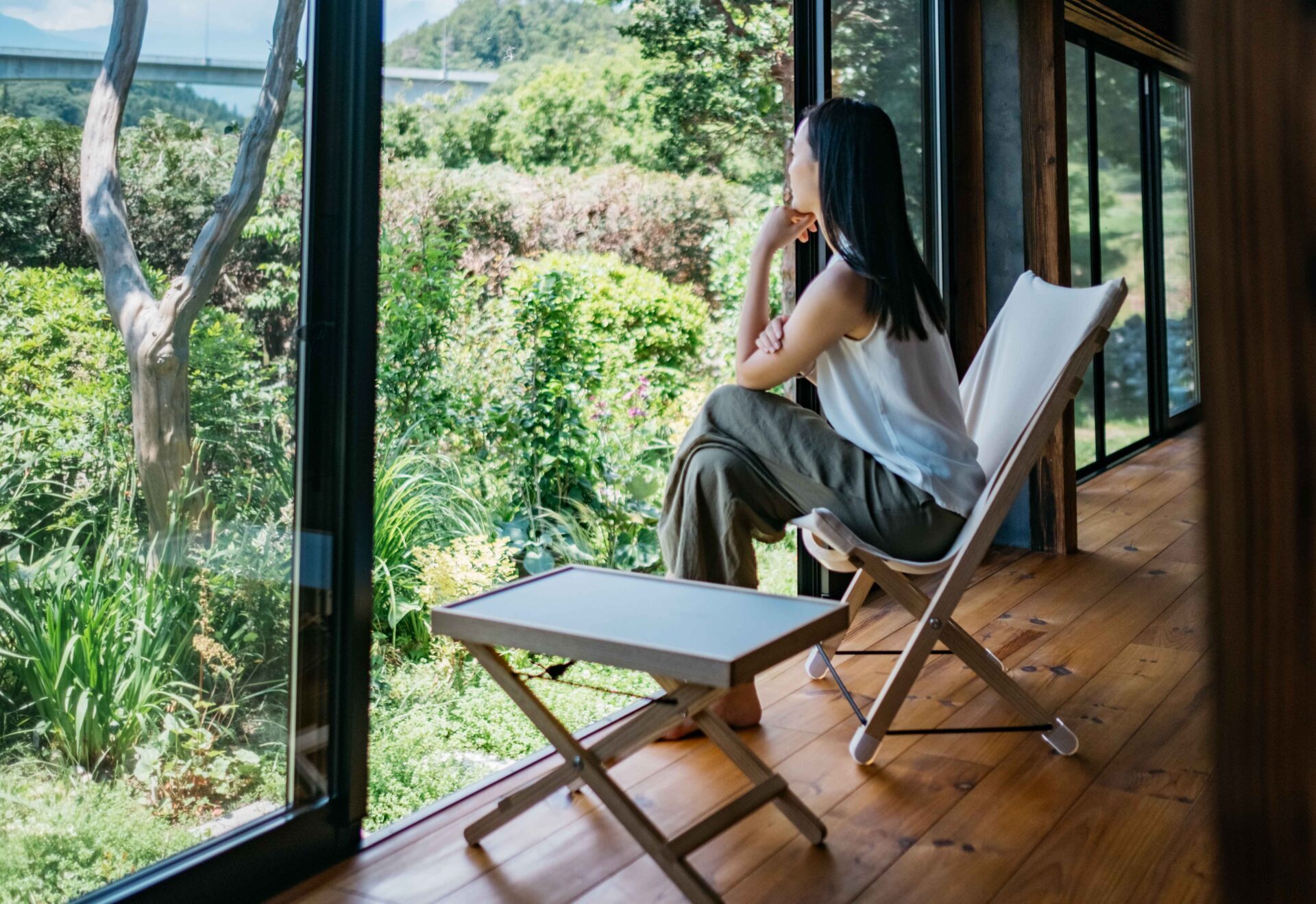 いつも自分のそばに。使いながら育てていく、Hygge を楽しむ家具