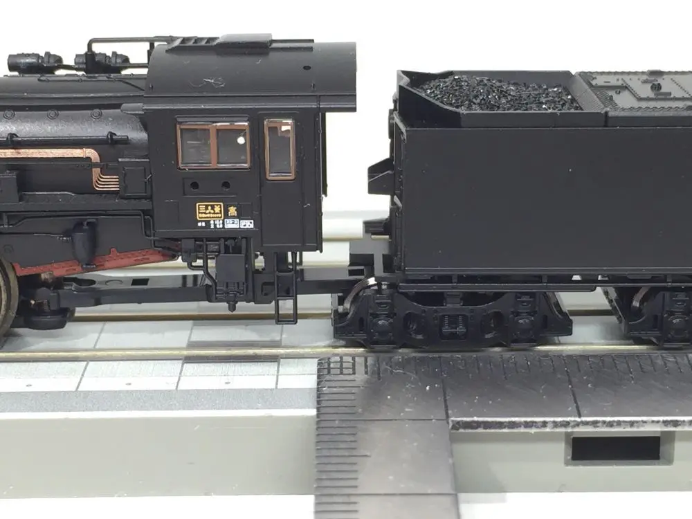 C61 20号機を弄る。その1 ライトレンズ交換 TOMIX 2006 | NGaugeJP