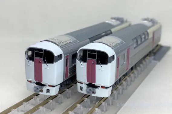 215系 2次形「ホリデー快速ビューやまなし」が入線いたしました