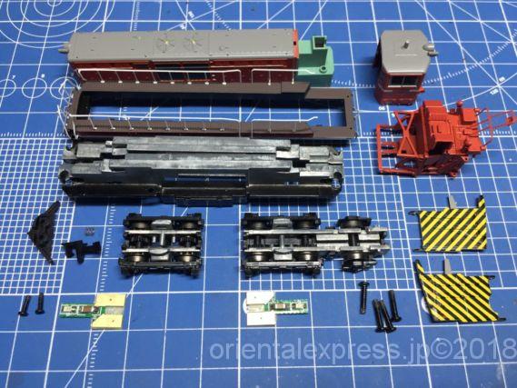 DD14 333・334 標準色・重連セットを弄る。その1 分離 MICROACE A8162