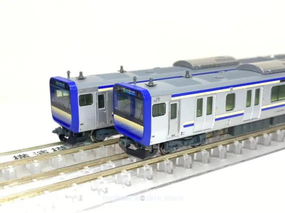 E235系1000番台「横須賀・総武快速線」F-08編成＋J-08編成が入線です