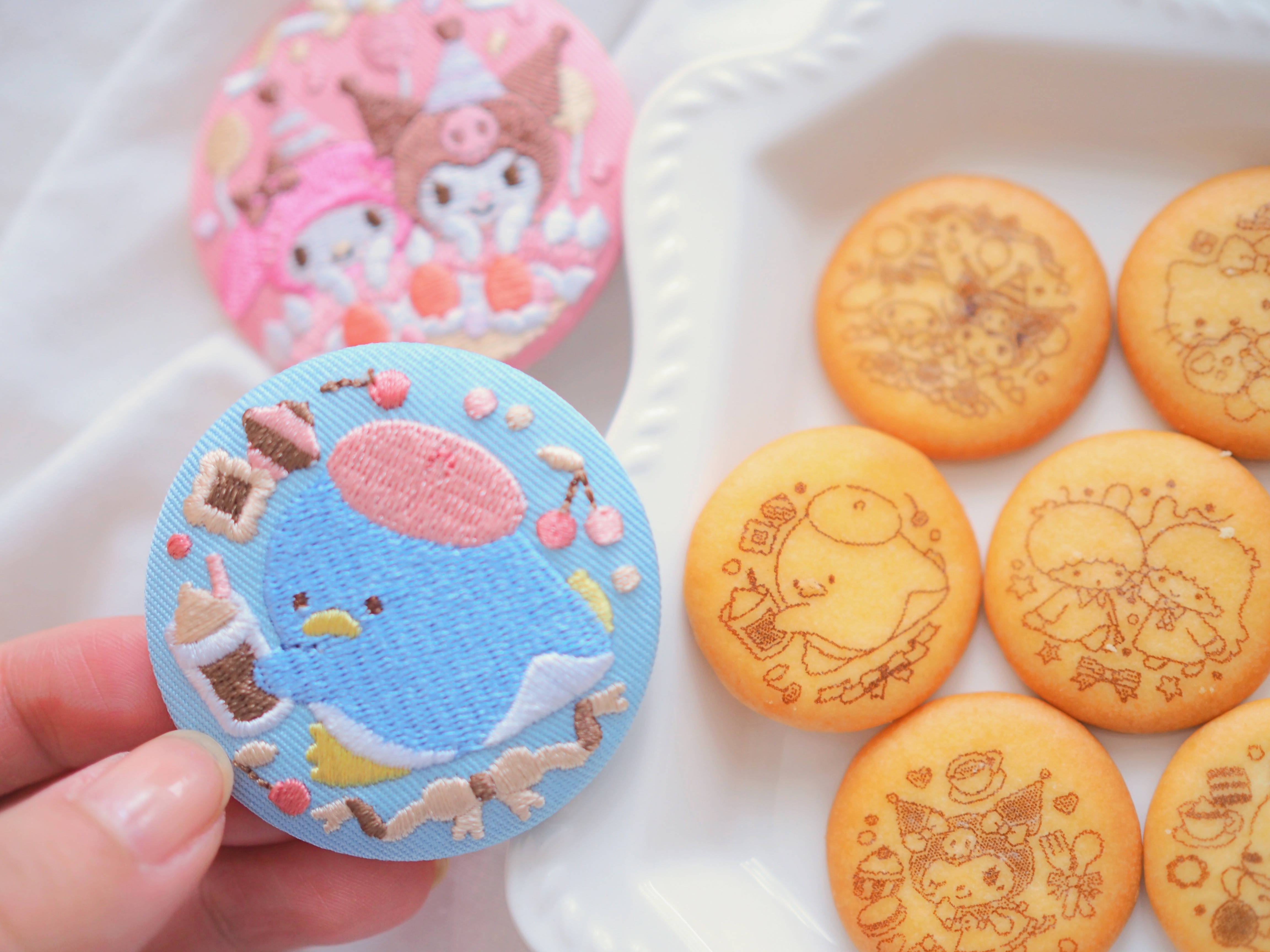 発売前から話題の「サンリオキャラクターズ 刺繍缶バッジビスケット3